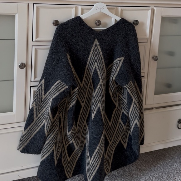 Grace Black and Tan Chevron Women's Long Cardigan - Picture 5 of 7